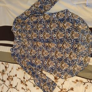 2/$10 Cato lightweight v-neck high-low shirt